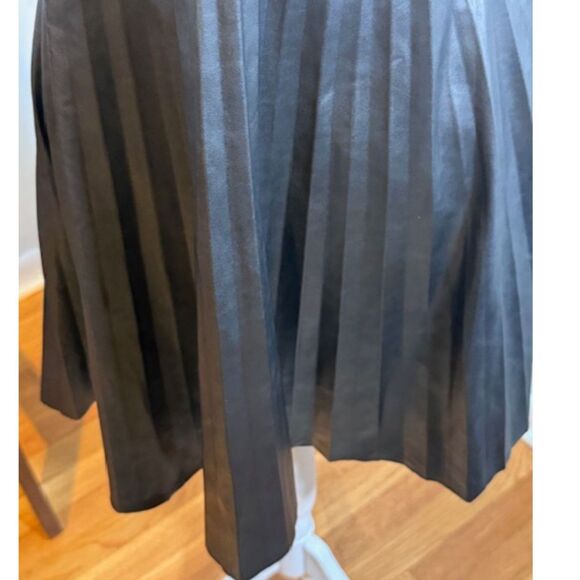 Zara NWT Faux Leather Pleated‎ Pinafore Dress M Black Bloggers Favorite Viral - Picture 5 of 9